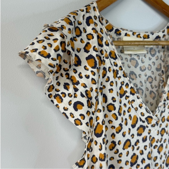 MAEVE|S| Leopard Print V-Neck Short Sleeve Tee - Picture 4 of 12